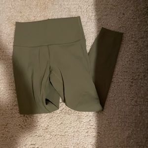 Lululemon green wunder under 25”
